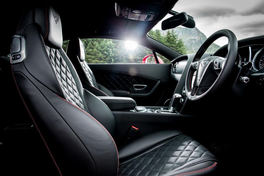 Интерьер Bentley Continental GT Speed 2015 года  (UK) (фото 12 из 13)